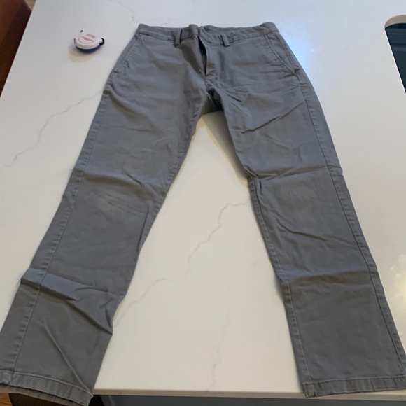 Old Navy ultimate slim men’s 30x30 gray khakis - Picture 1 of 3